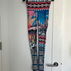 Niyama Sol Barefoot Leggings - size S